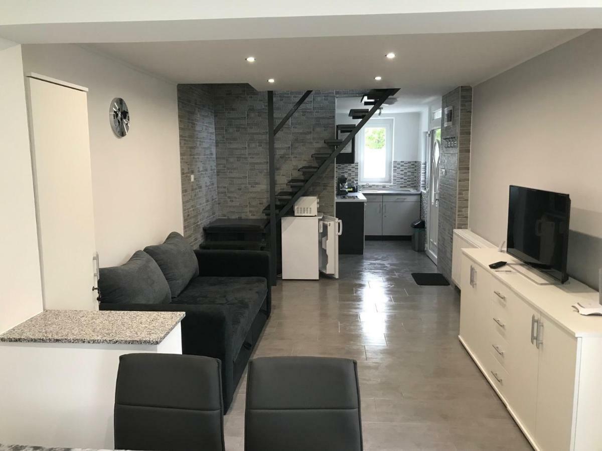 Heni Apartment Bük Eksteriør bilde